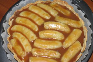 Tarta cu ciocolata, banane si caramel