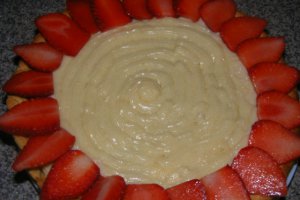Tarta cu crema de vanilie si fructe
