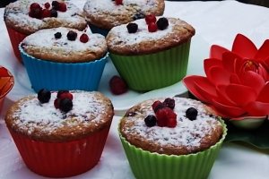 Briose cu fructe de padure