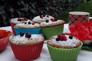 Briose cu fructe de padure