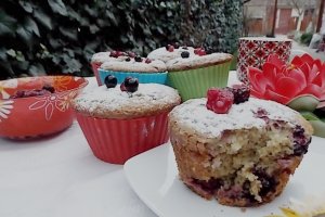 Briose cu fructe de padure