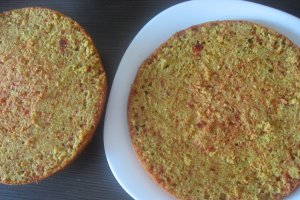 Prajitura fina cu sfecla rosie si crema de branza