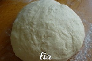 Placinta cu varza acra