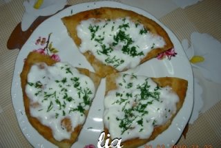 Placinta cu varza acra