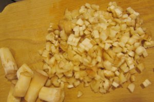 Ciupercute umplute cu sunca si pasta de branza