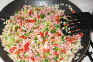 Ciupercute umplute cu sunca si pasta de branza