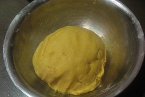 Cornulete fragede cu gem de visine