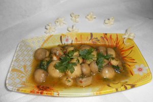Tocanita de ciuperci la tuci
