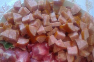 Mancare de linte cu carnat, costita si ceafa de porc