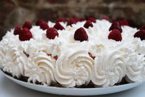Tort cu zmeura si mascarpone