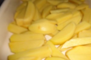 Cartofi  aromati la tava