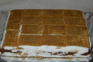 Prajitura de biscuiti si miez de lapte