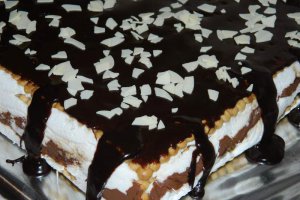 Prajitura de biscuiti si miez de lapte