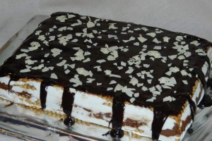 Prajitura de biscuiti si miez de lapte