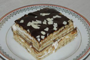 Prajitura de biscuiti si miez de lapte