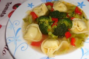Supa de broccoli cu tortellini