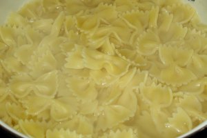 Farfalle cu broccoli si conopida