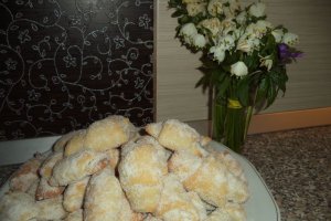 Cornulete cu rahat (de post)