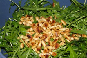 Salata de ruccola cu piersici, prosciutto si Grana Padano