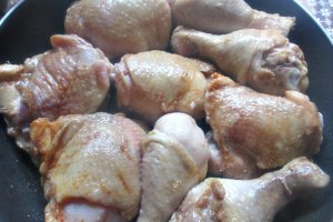 Tocanita de pui cu rosii si usturoi