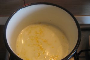 Crema de lapte cu migdale