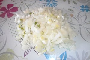 Pilaf cu legume si carnati