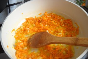 Orez gratinat cu carne