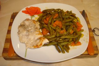 LEGUME  CU  COTLET  DE  PORC  LA  DREY COOKER 