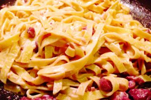 Paste cu pancetta si smantana