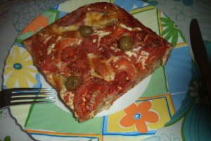 Pizza cu branza si cascaval
