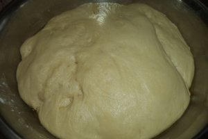Cornulete de post cu dulceata de visine
