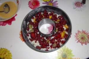 Guguluf de fussili cu fructe