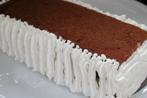 Tort cu fructe de padure si crema de vanilie