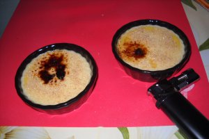 Creme brulee cu ghimbir confiat