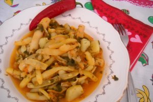 Mancare de pastai cu sos de leurda