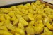 Cartofi aurii cu cascaval la cuptor-5