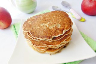 Pancakes cu mere si nuca de post