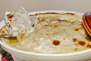 Pui cu gnocchi si sos alb de ciuperci
