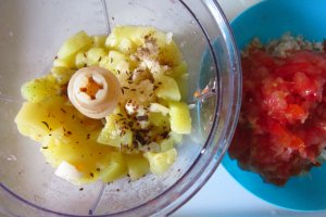Salata de zucchini cu pui