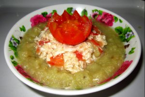 Salata de zucchini cu pui