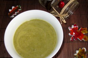 Supa crema de broccoli si telina