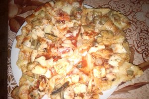 Pizza cu fructe de mare