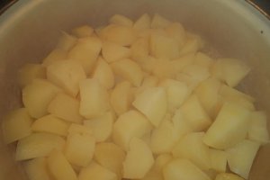 Piure de cartofi si ciuperci cu sos de rosii