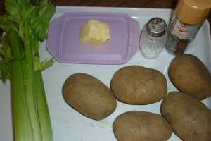 Piure de cartofi cu tulpina de telina