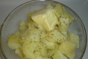 Piure de cartofi cu tulpina de telina