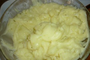 Piure de cartofi cu tulpina de telina
