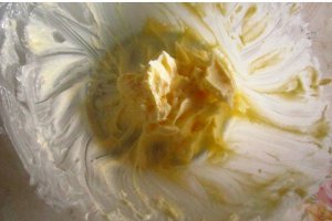 Tarta cu prune si crumble