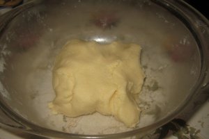Tarta cu prune si crumble