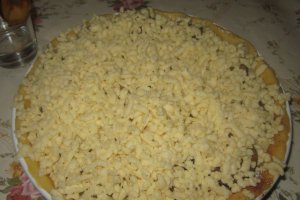 Tarta cu prune si crumble