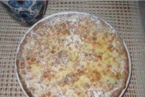 Tarta cu prune si crumble